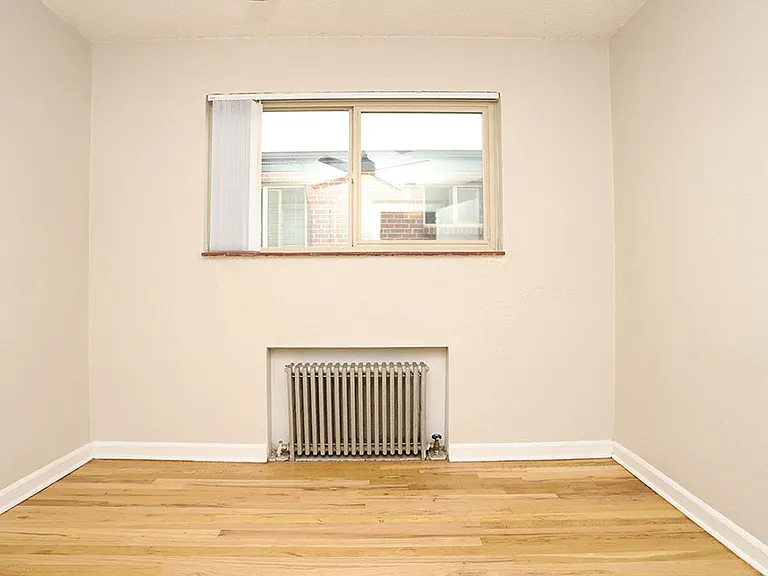 Logan Terrace — Photo 12