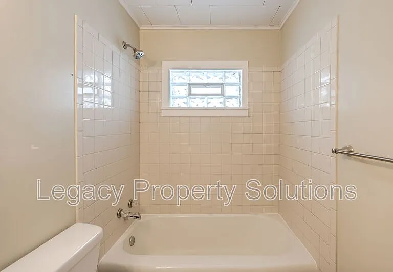 612 N 19th St #3 — Photo 10