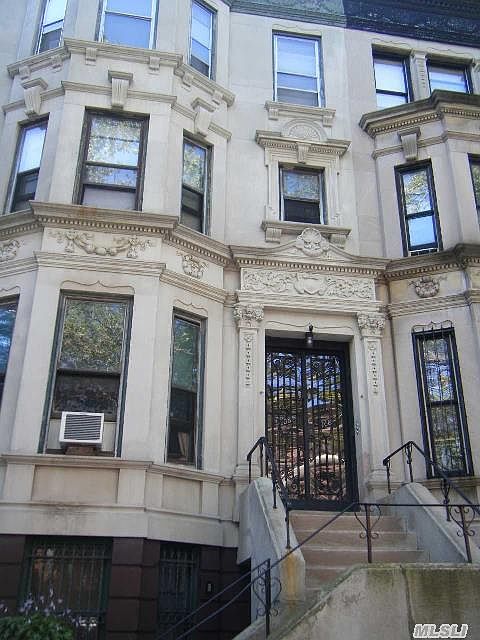 1st image of 108 Bainbridge St
