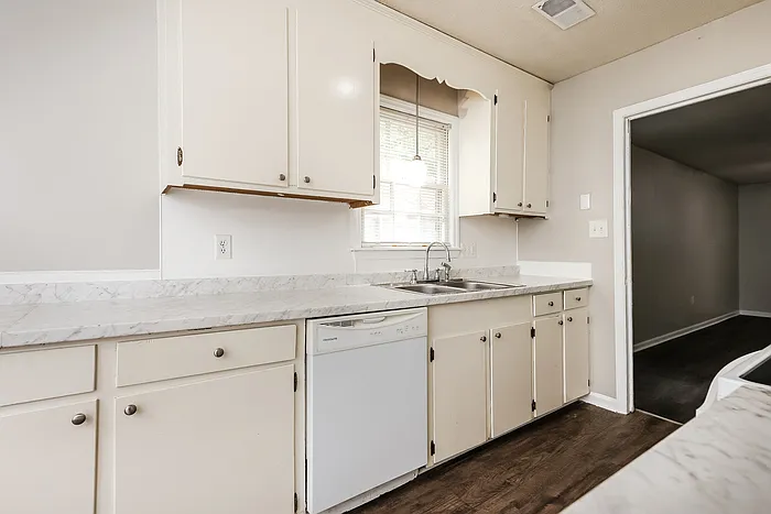 209 Bluebell Ave — Photo 6