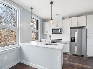 156 Babcock St #401, Brookline, MA 02446