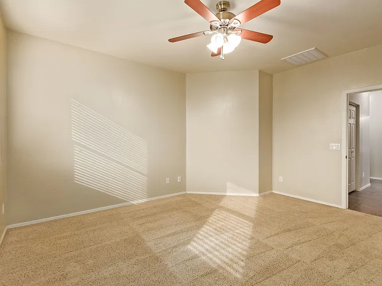 7419 W Glass Ln — Photo 16