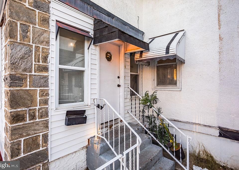1st image of 213 Heather Rd