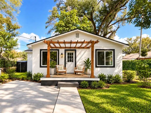 2102 E CARACAS STREET, TAMPA, FL 33610