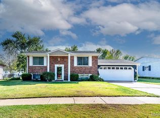 1222 Perdiz Ln, Fenton, MO 63026