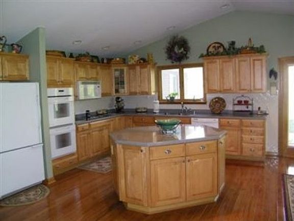 5th image of 40 Peach Dr