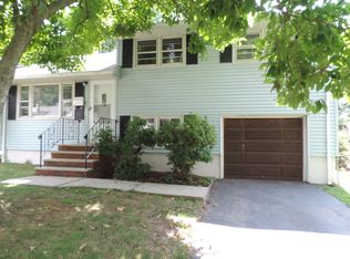 121 Princeton Ave, Rahway, NJ 07065