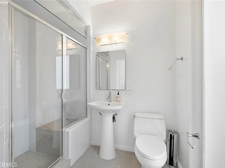 4151 Redwood Ave #106 — Photo 27