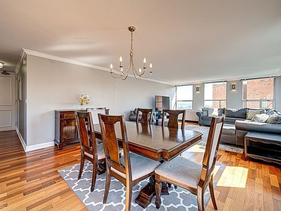 4th image of 2626 N Lakeview Ave APT 908