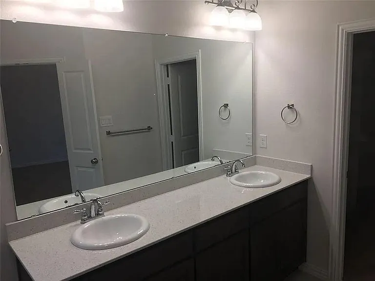 309 Lead Creek Dr — Photo 17