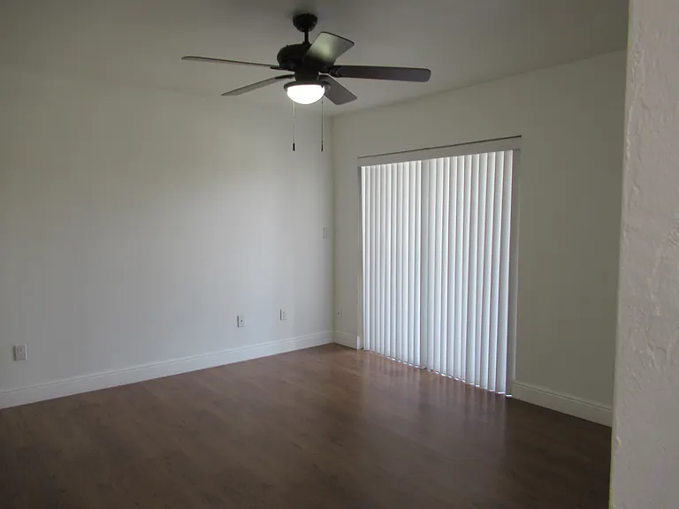 8401 SW 107th Ave #371E — Photo 32
