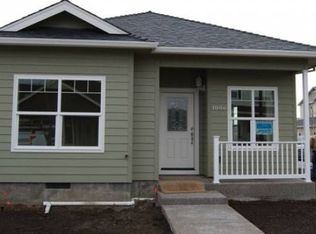 1099 N Haskell St, Central Point, OR 97502