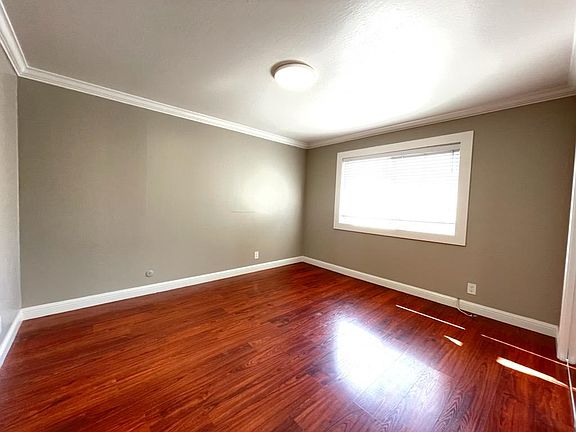 4th image of 166 Dumbarton Ave