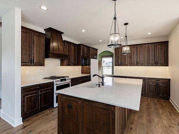 5th image of 4525 Cartier Ave
