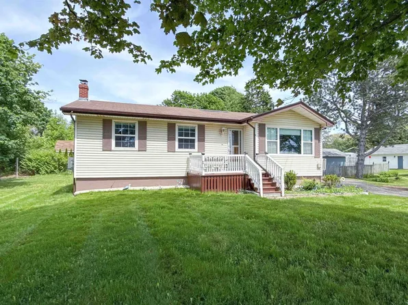 232 Mount Edward Rd, Charlottetown, PE C1A 5T6