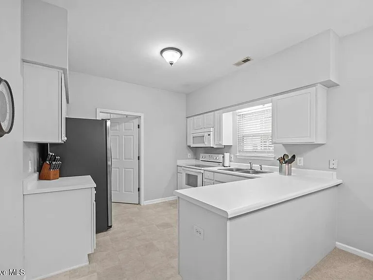 2207 Locksley Woods Dr #A — Photo 8
