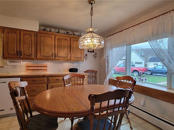 5th image of 330 Clark St