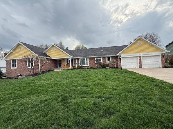 220 Governors Ln, Zionsville, IN 46077