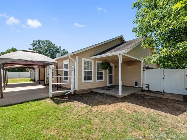 103 S Polk Ave, Wagoner, OK 74467