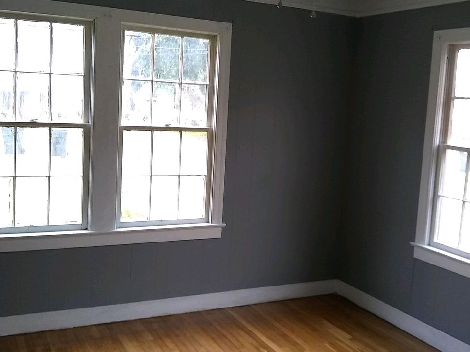 1st image of 1752 Elm St