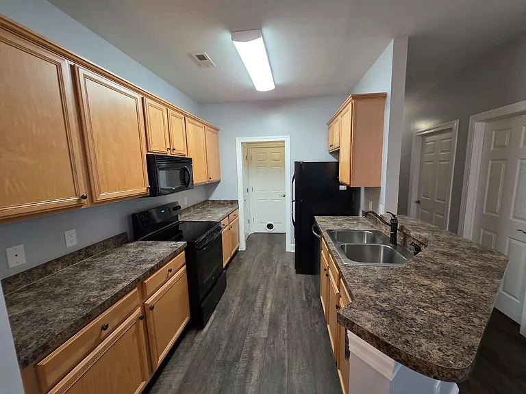 2065 Silvercrest Dr #D — Photo 4