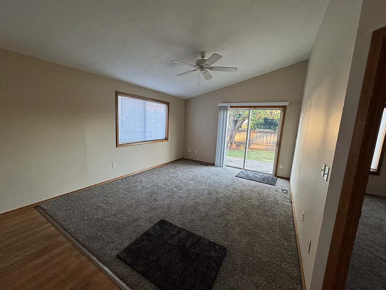 4332 Rodeo Dr NE — Photo 4