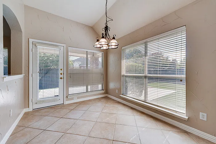 3 bed, 2.0 bath, 2132 sqft, $2,795 — Photo 4