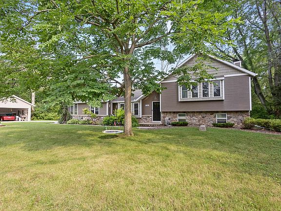 3rd image of 1218 Plateau Heights Rd