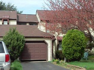 782 Newbury Ct, Southampton, PA