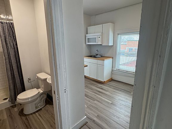 3rd image of 834 Warren St #7