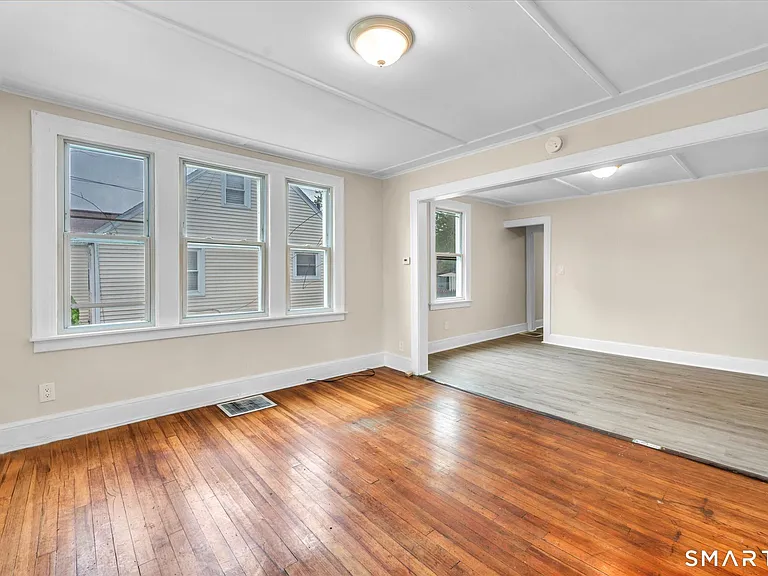 128-130 Sisson St #2 — Photo 4