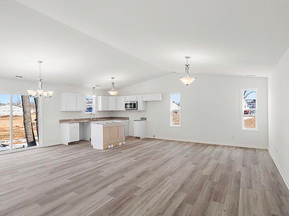 2nd image of 305 Malvern Rd
