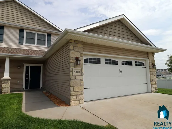 5400 Folkways Pl, Lincoln, NE 68504
