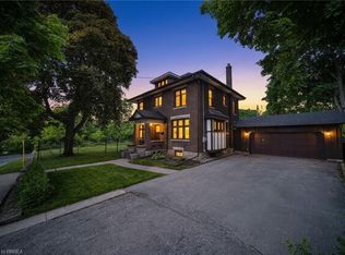 8 Abigail Ave, Brantford, ON N3R4R7