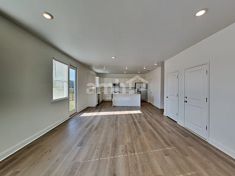 322 Golucke Way — Photo 6