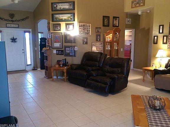 3rd image of 3670 58th Ave NE