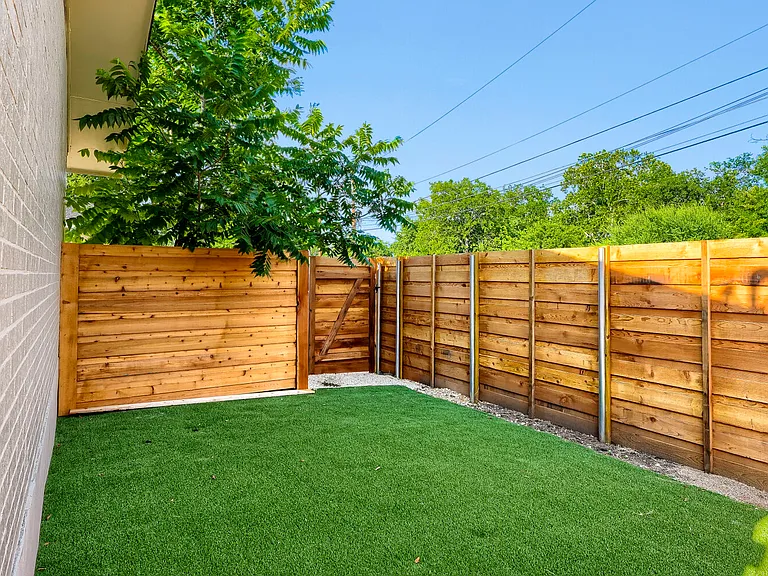 6504 Hickman Ave #A — Photo 22