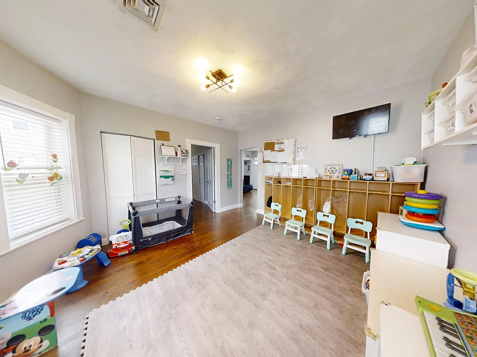 3 bed, 792 sqft, $3,000 — Photo 2