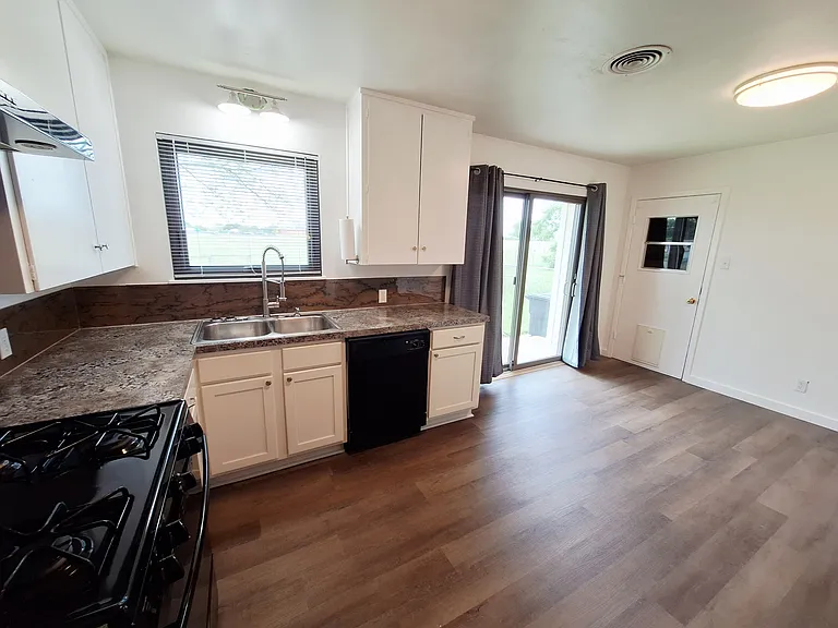 907 Jefferis Ave — Photo 9
