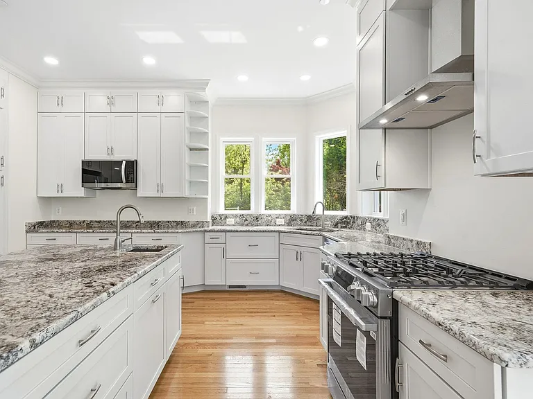 5116 Shore Dr — Photo 45