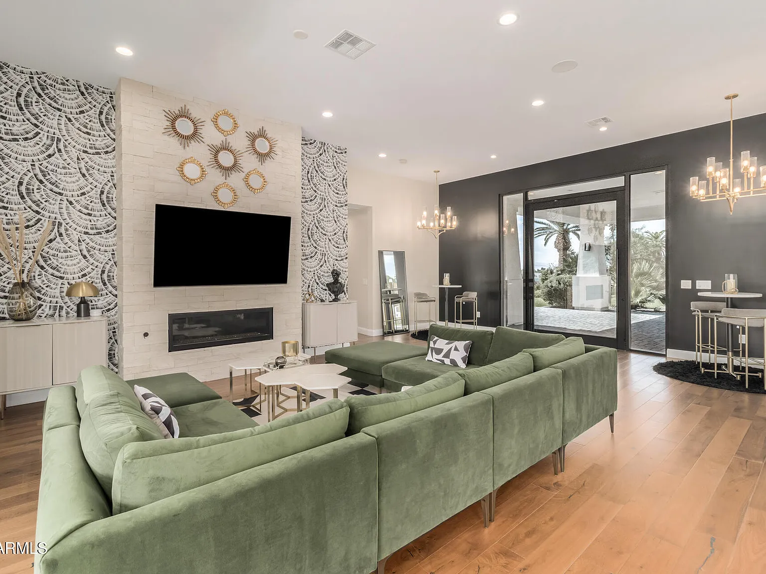 4 bed, 5.0 bath, 4060 sqft, $25,000 — Photo 4