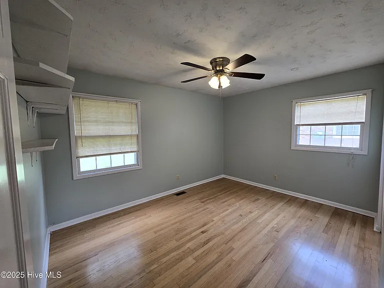 818 Williams St — Photo 22