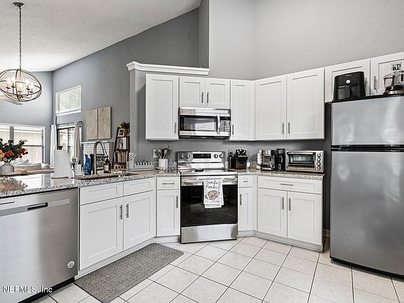 5th image of 181 MIRALOMA Lane