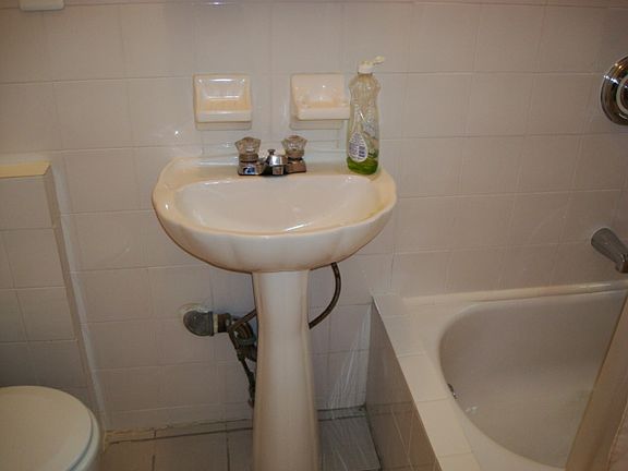3rd image of 315 E 90th St APT 5E
