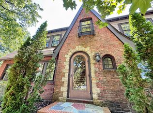80 Glen Ave #80, Newton Center, MA 02459