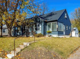 2104 W Pleasant St, Davenport, IA 52804