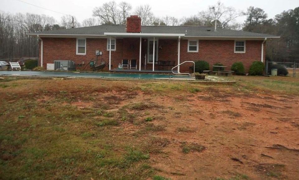 2nd image of 104 Briarwood Dr