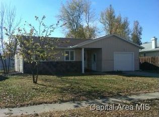 908 E Heights Ave, Taylorville, IL 62568