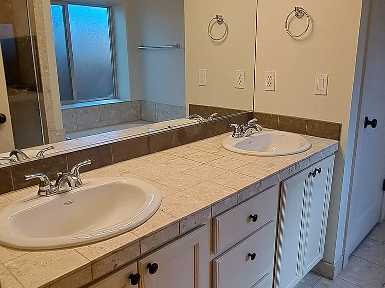 31347 NW Hillcrest St — Photo 7