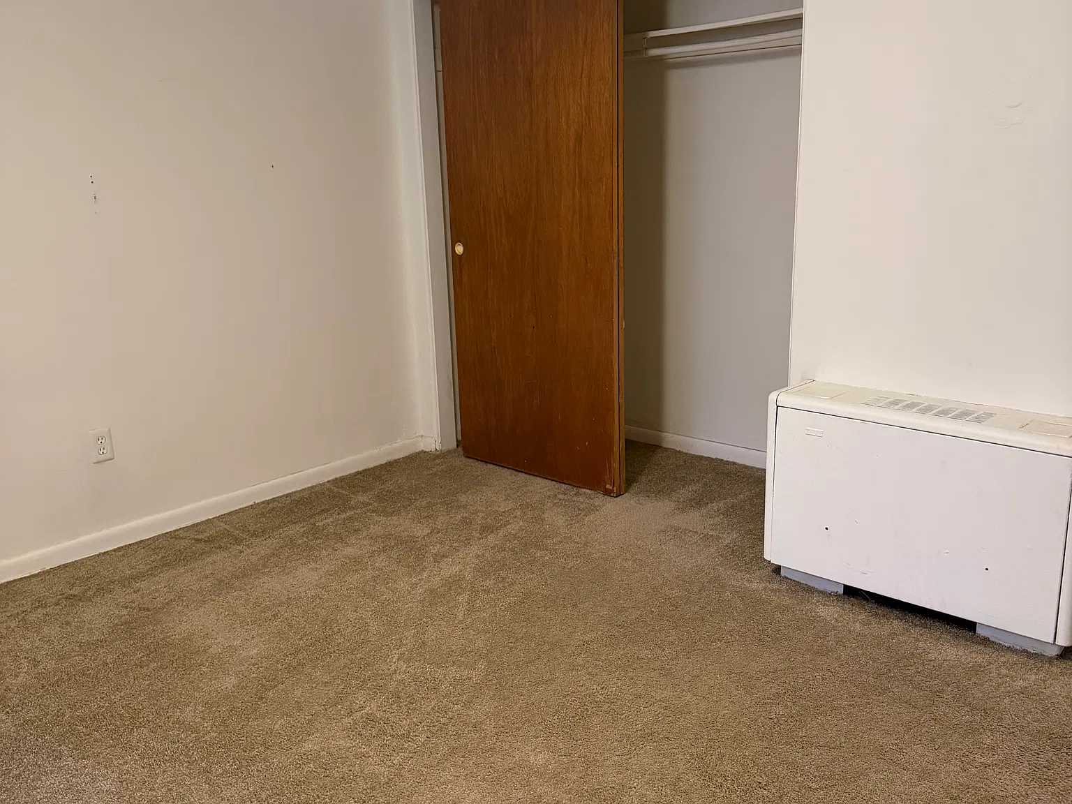 1 bed, 650 sqft, $1,200 — Photo 2
